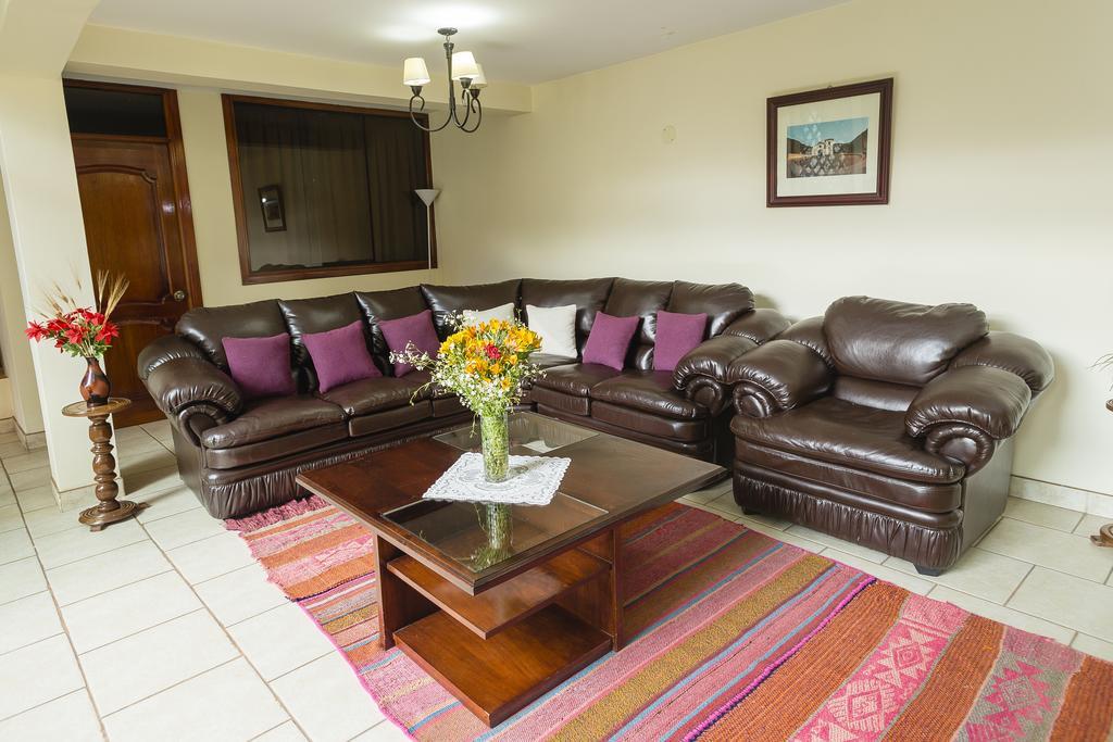 Yucay Plaza Inn ภายนอก รูปภาพ